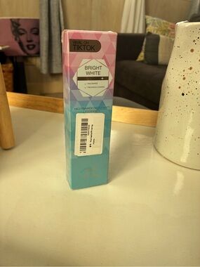 Bright White Toothpaste - Pink & Teal